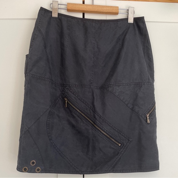 Unique Yves Saint Laurent Silk Skirt - Picture 6 of 10